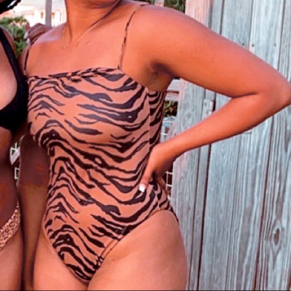 Buddy Love NICOLE SQUARE NECK ONE PIECE - tiger